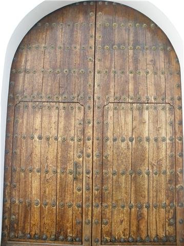 Imagen: Puerta Iglesia cementerio